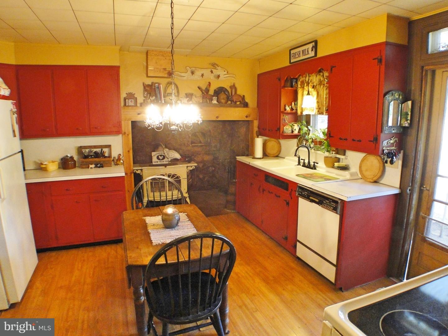 3385 Morgantown Road Mohnton, PA 19540 - Photo 6 of 21 Kitchen