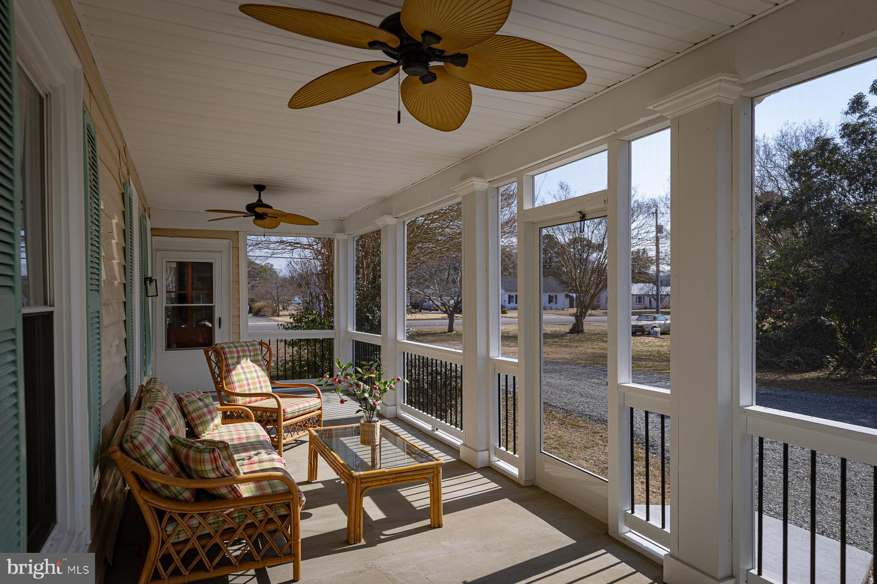 296 Beach Road White Stone, VA 22578 - Photo 38 of 51 a living room with furniture