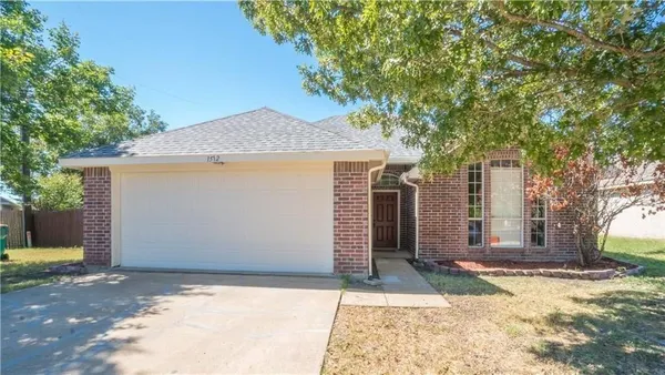 $2,150 | 1512 Manitoba Lane, Glenn Heights, TX 75154
