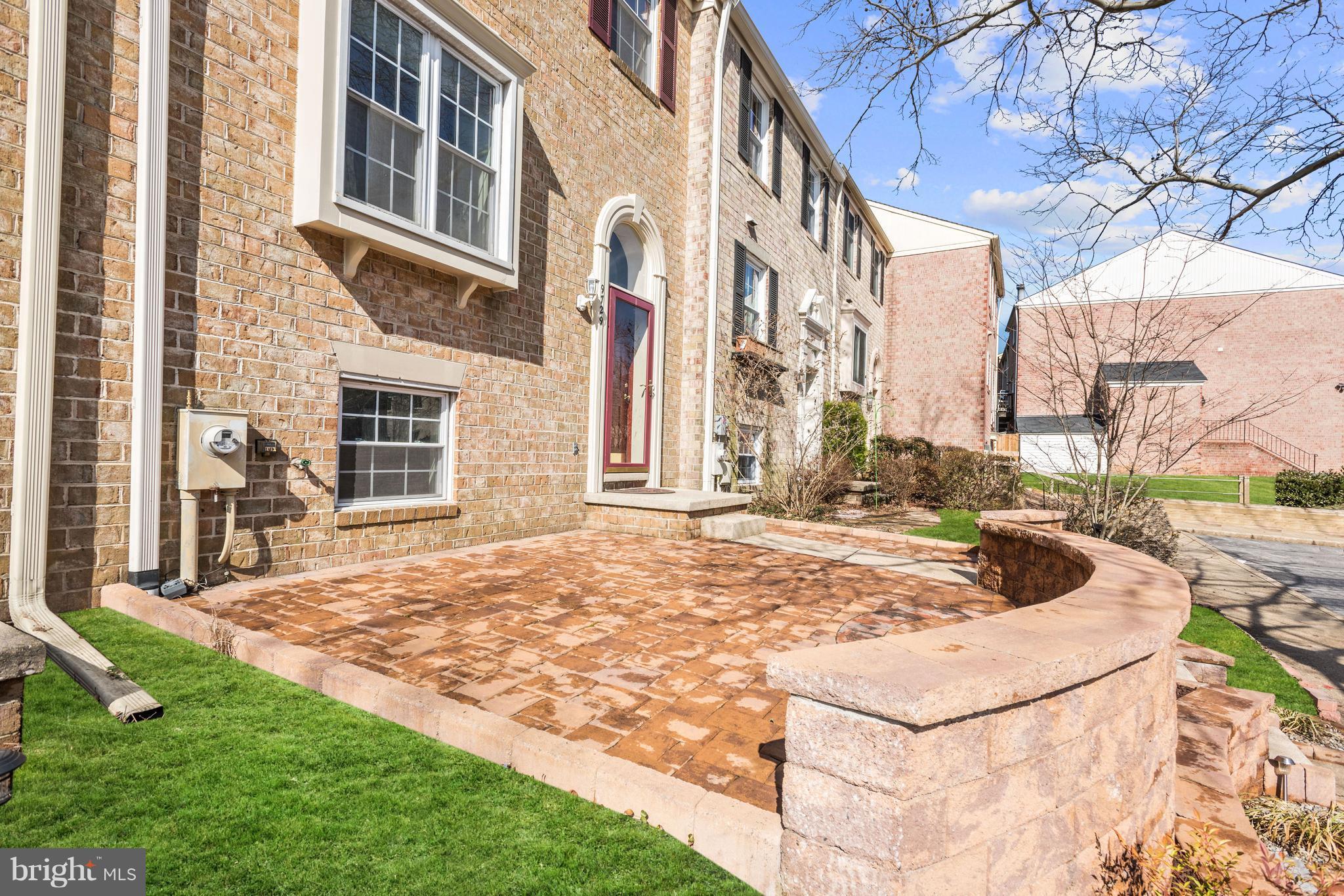 9729 Early Spring Way Columbia, MD 21046 - Photo 3 of 29 Front Patio