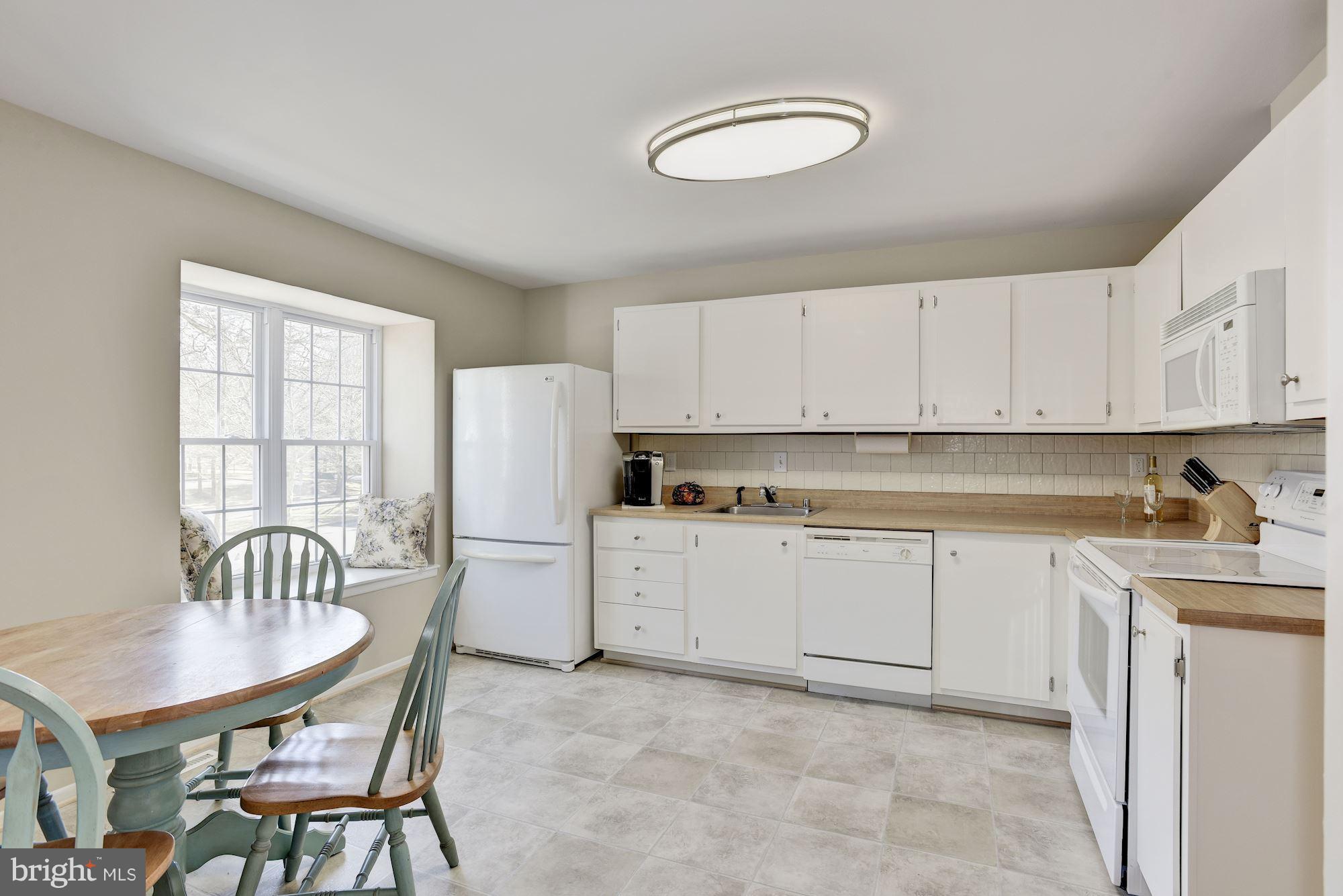 9729 Early Spring Way Columbia, MD 21046 - Photo 5 of 29 Family Room