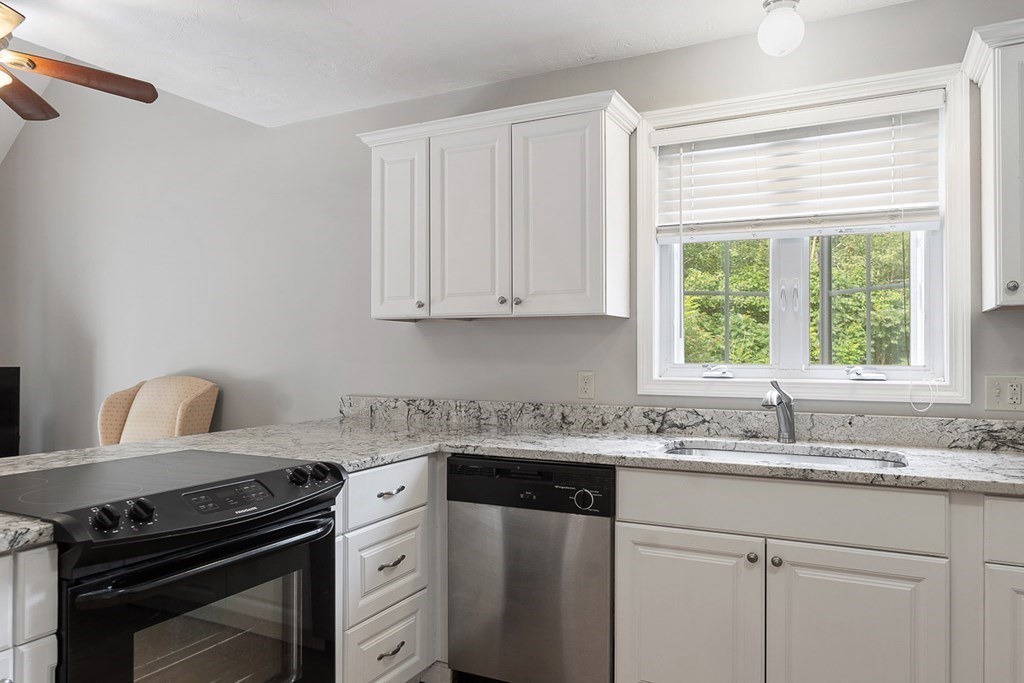 7 Kyle Hunter Circle, Unit 7 Rutland, MA 01543 - Photo 10 of 37 Gallery Image 10