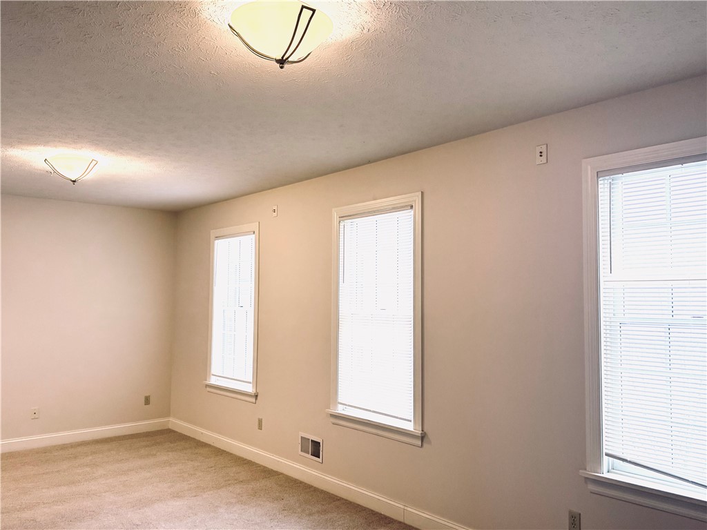 98 South Union Street Rochester, NY 14607 - Photo 15 of 39