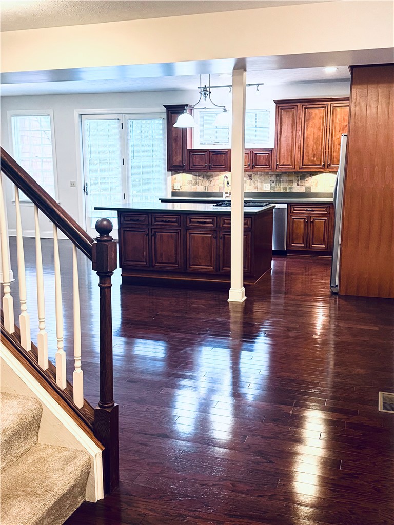 98 South Union Street Rochester, NY 14607 - Photo 10 of 39