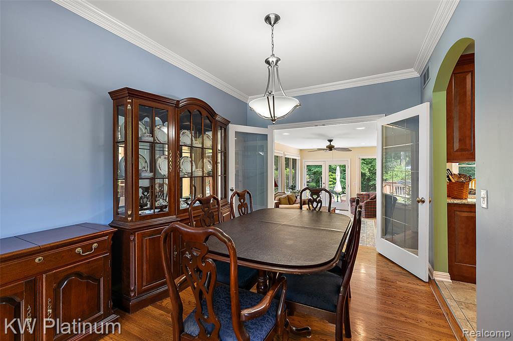 691 Lake Ridge Road Rochester Hills, MI 48307 - Photo 11 of 90