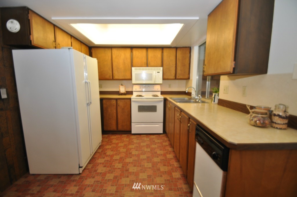 114 223rd Street Southwest Bothell, WA 98021 - Photo 4 of 11