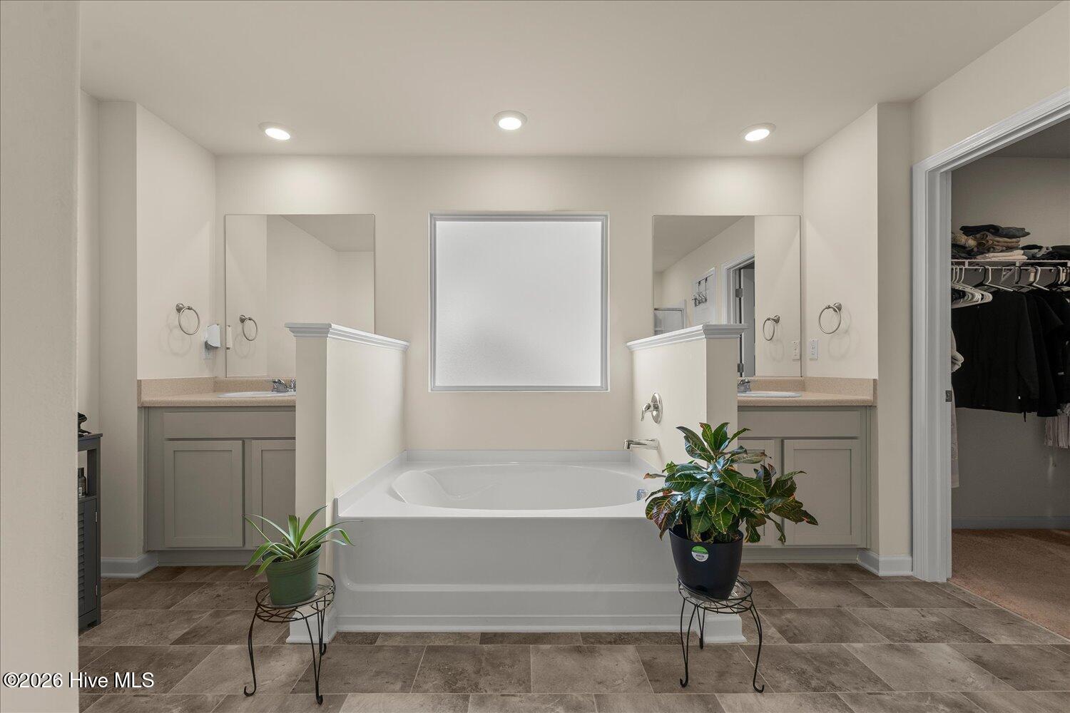984 Raghorn Road Grovetown, GA 30813 - Photo 25 of 35 Owner's Suite Bathroom