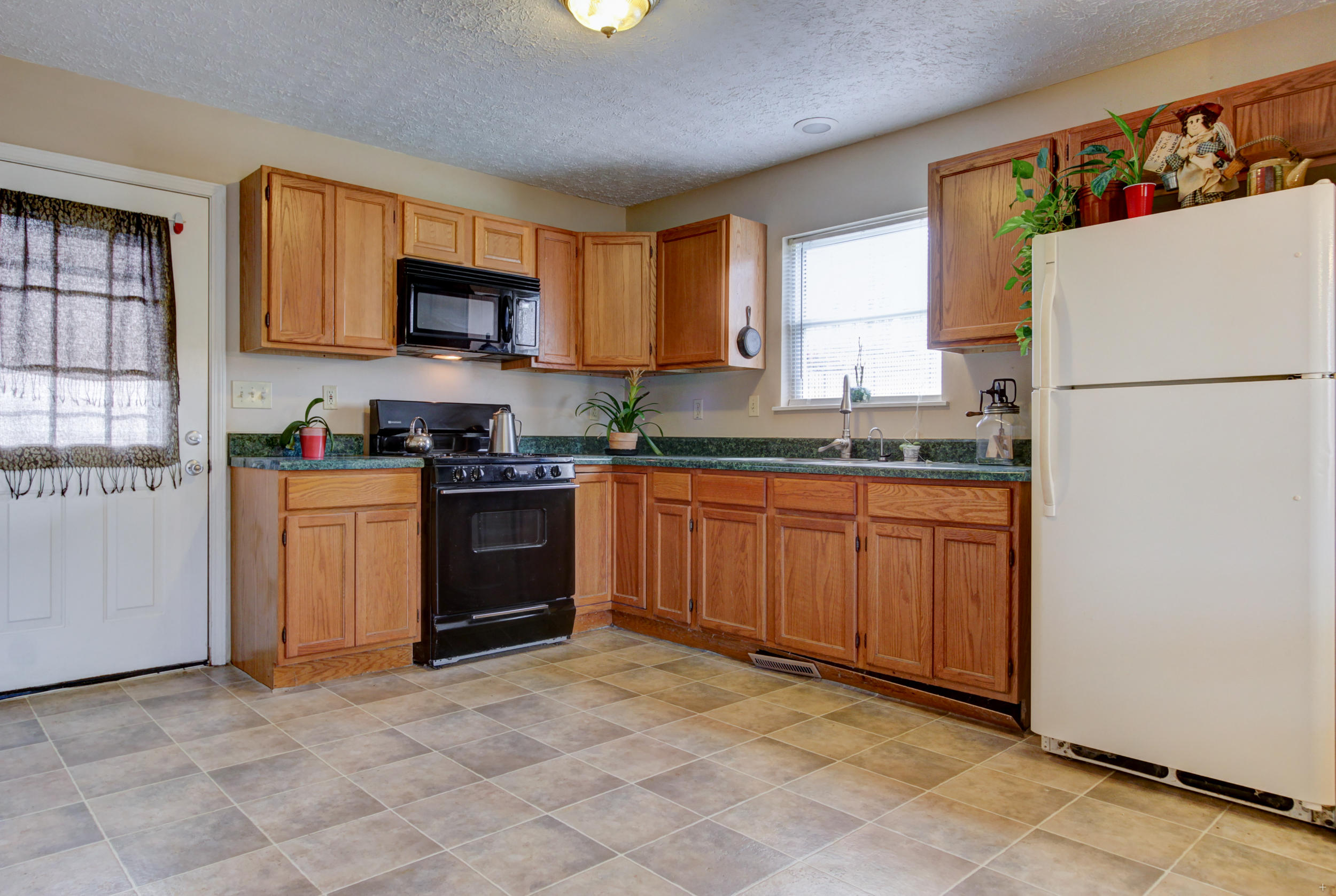 773 Laurel Road Clinton, TN 37716 - Photo 7 of 17 Positive Perceptions-4