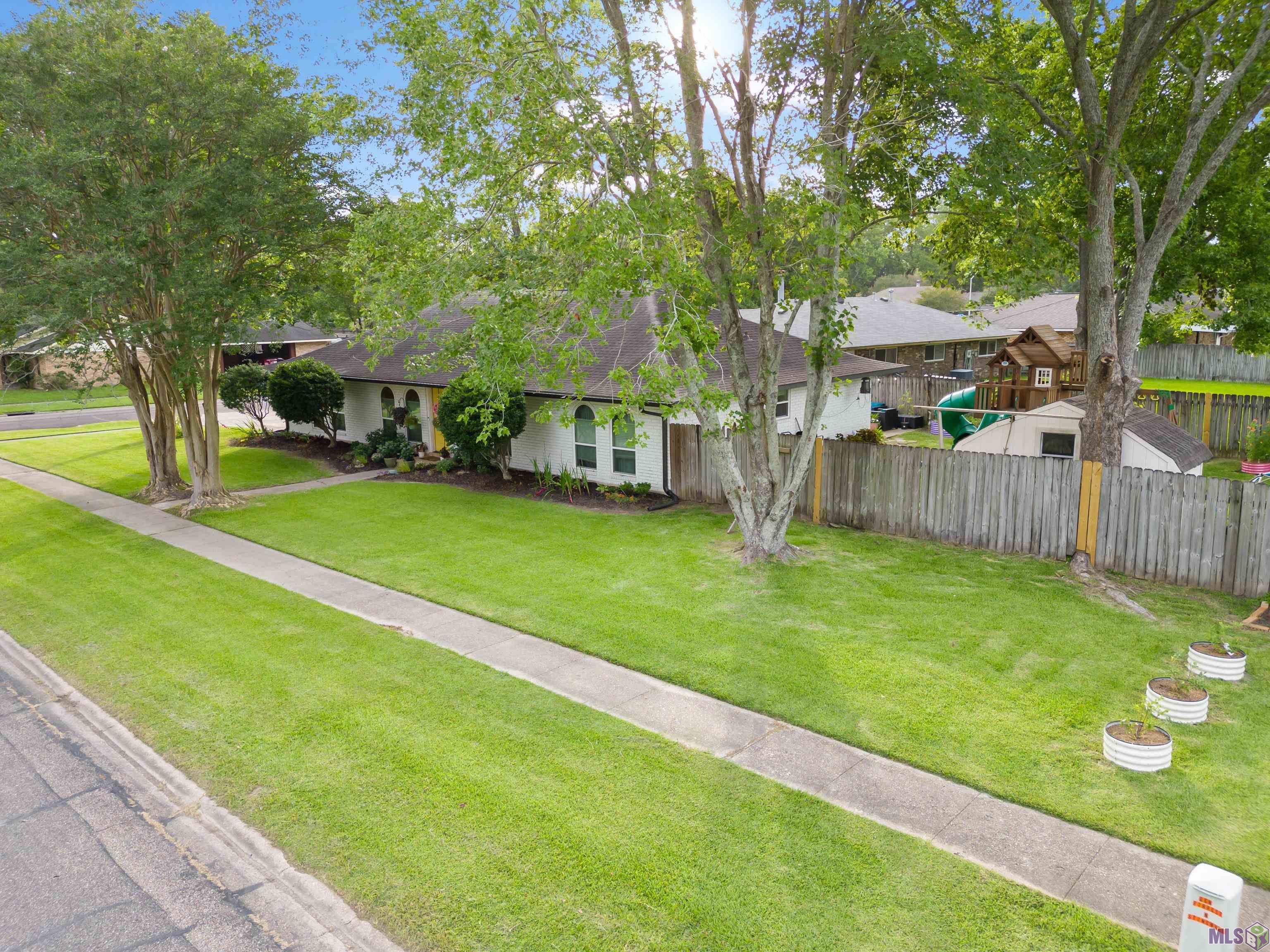 5747 Decatur Drive Baton Rouge, LA 70817 - Photo 3 of 28 Gallery Image 3