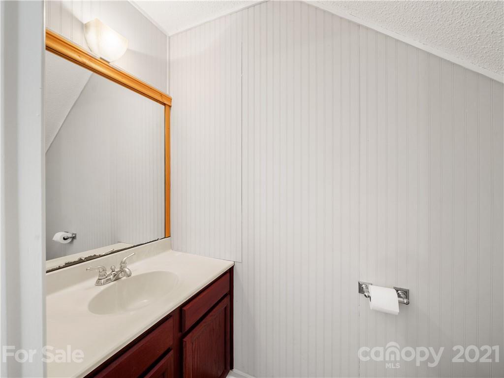 22 Rocking Porch Road, Unit 8A Asheville, NC 28805 - Photo 12 of 15 Gallery Image 12