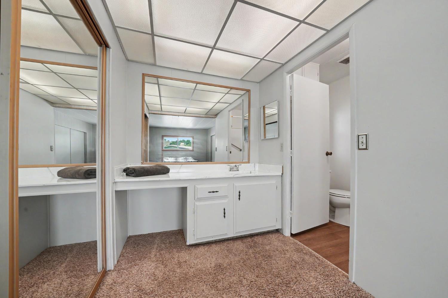 150 Clinton Road, Unit 7 Jackson, CA 95642 - Photo 27 of 42 Primary bathroom