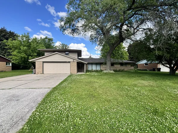 $529,000 | 6964 North Braeburn Lane, Glendale, WI 53209