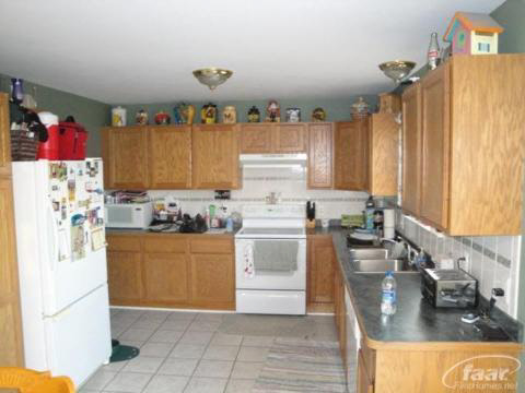 8120 Cook Road Swartz Creek, MI 48473 - Photo 5 of 8 20217069-4.JPG