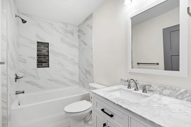 $299,500 | 425 West 8th Street, Unit 21, New Richmond, WI 54017