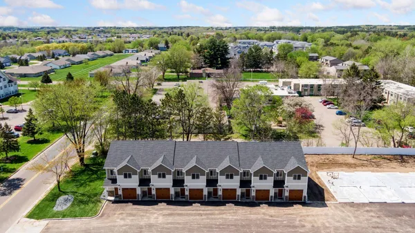 $299,500 | 425 West 8th Street, Unit 21, New Richmond, WI 54017
