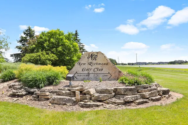 $299,500 | 425 West 8th Street, Unit 21, New Richmond, WI 54017