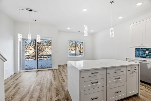 $299,500 | 425 West 8th Street, Unit 21, New Richmond, WI 54017