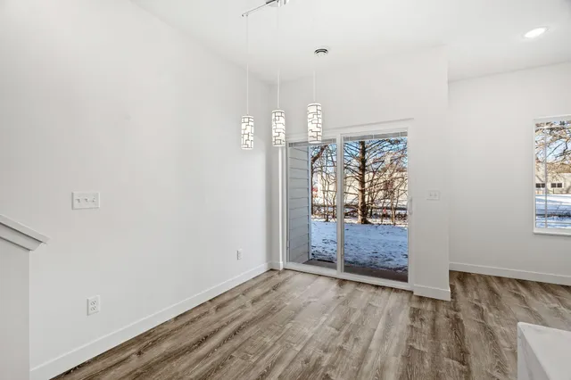 $299,500 | 425 West 8th Street, Unit 21, New Richmond, WI 54017