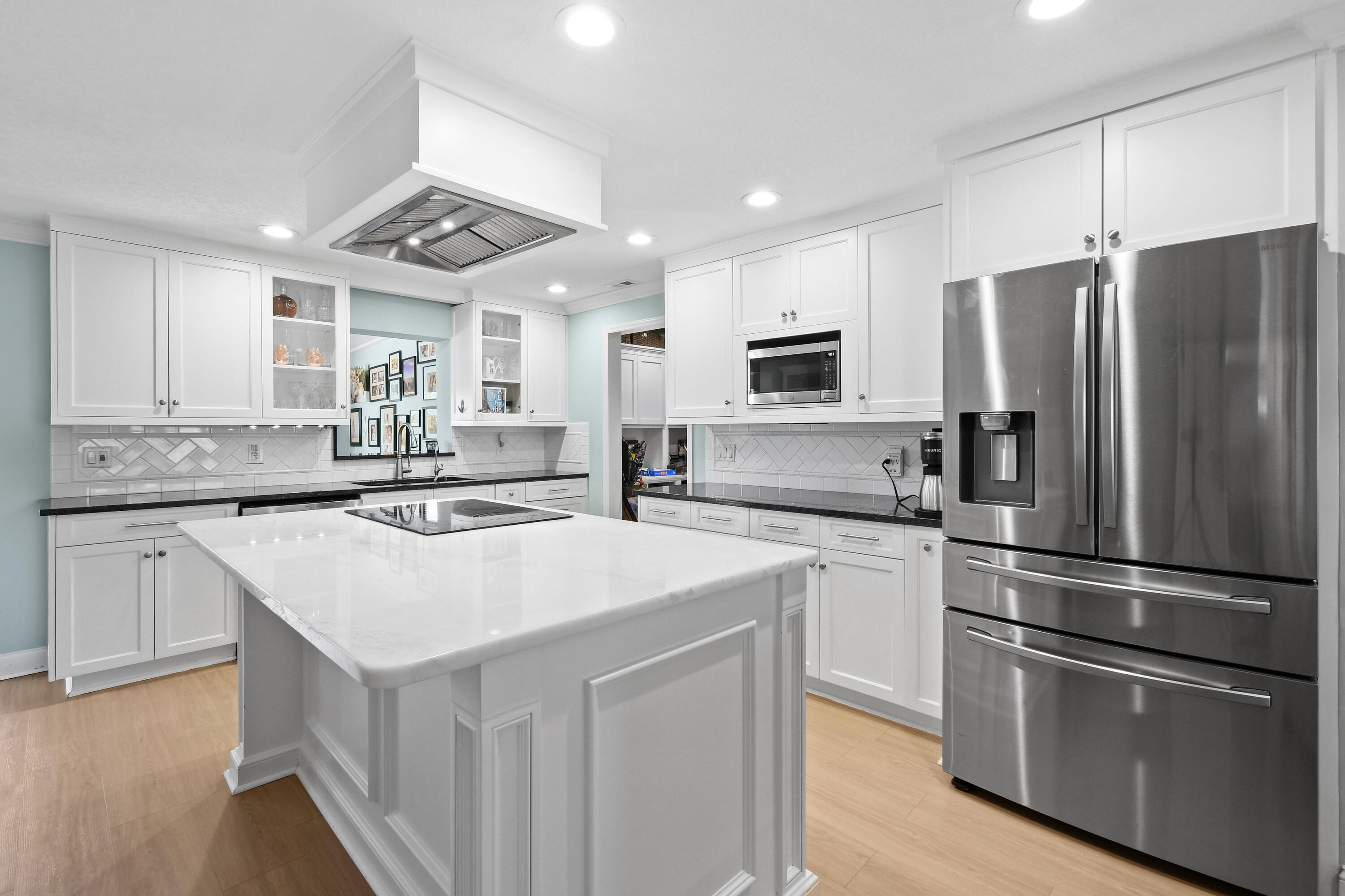 106 Windsor Road East Jupiter, FL 33469 - Photo 12 of 44 Kitchen