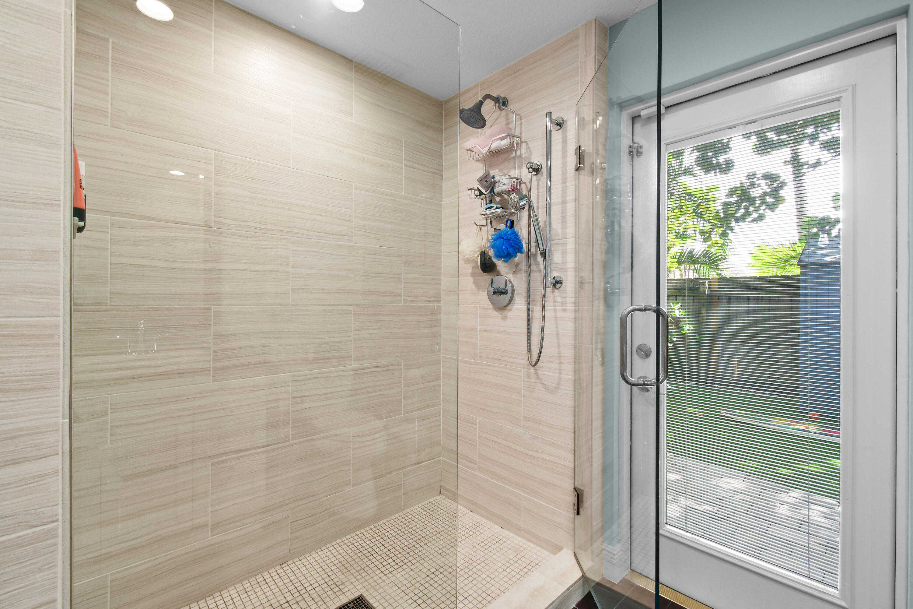 106 Windsor Road East Jupiter, FL 33469 - Photo 22 of 44 Master Bath