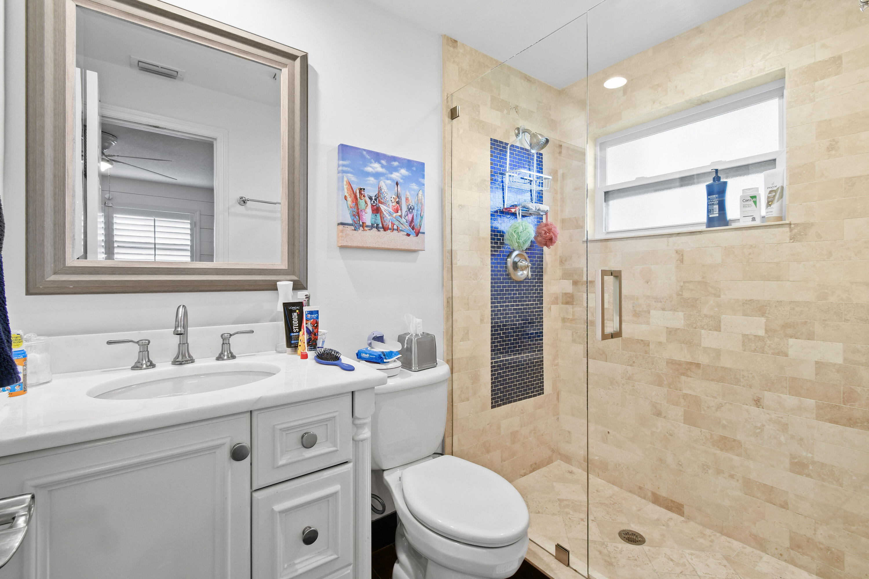 106 Windsor Road East Jupiter, FL 33469 - Photo 25 of 44 Bathroom 2