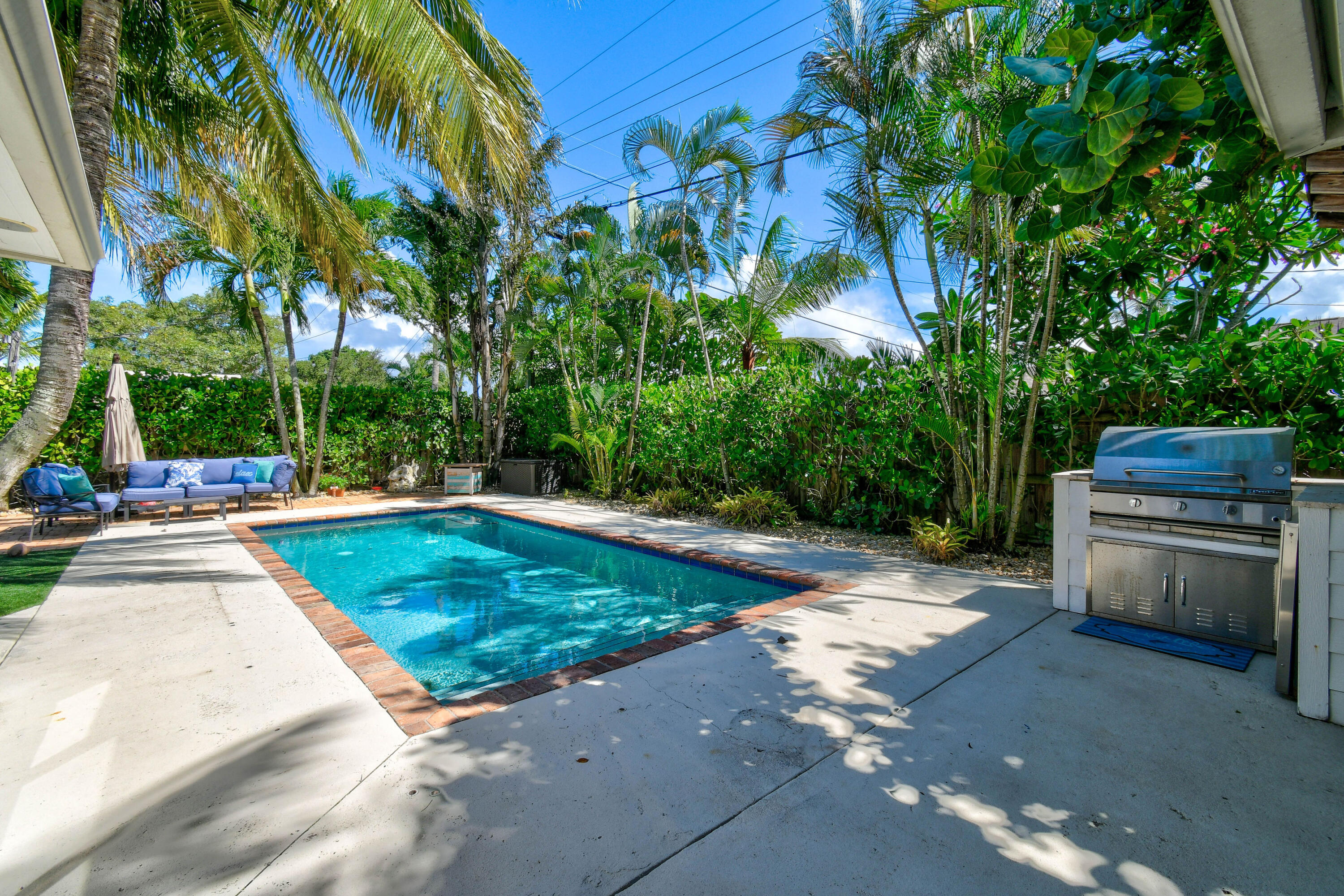 106 Windsor Road East Jupiter, FL 33469 - Photo 28 of 44 Backyard