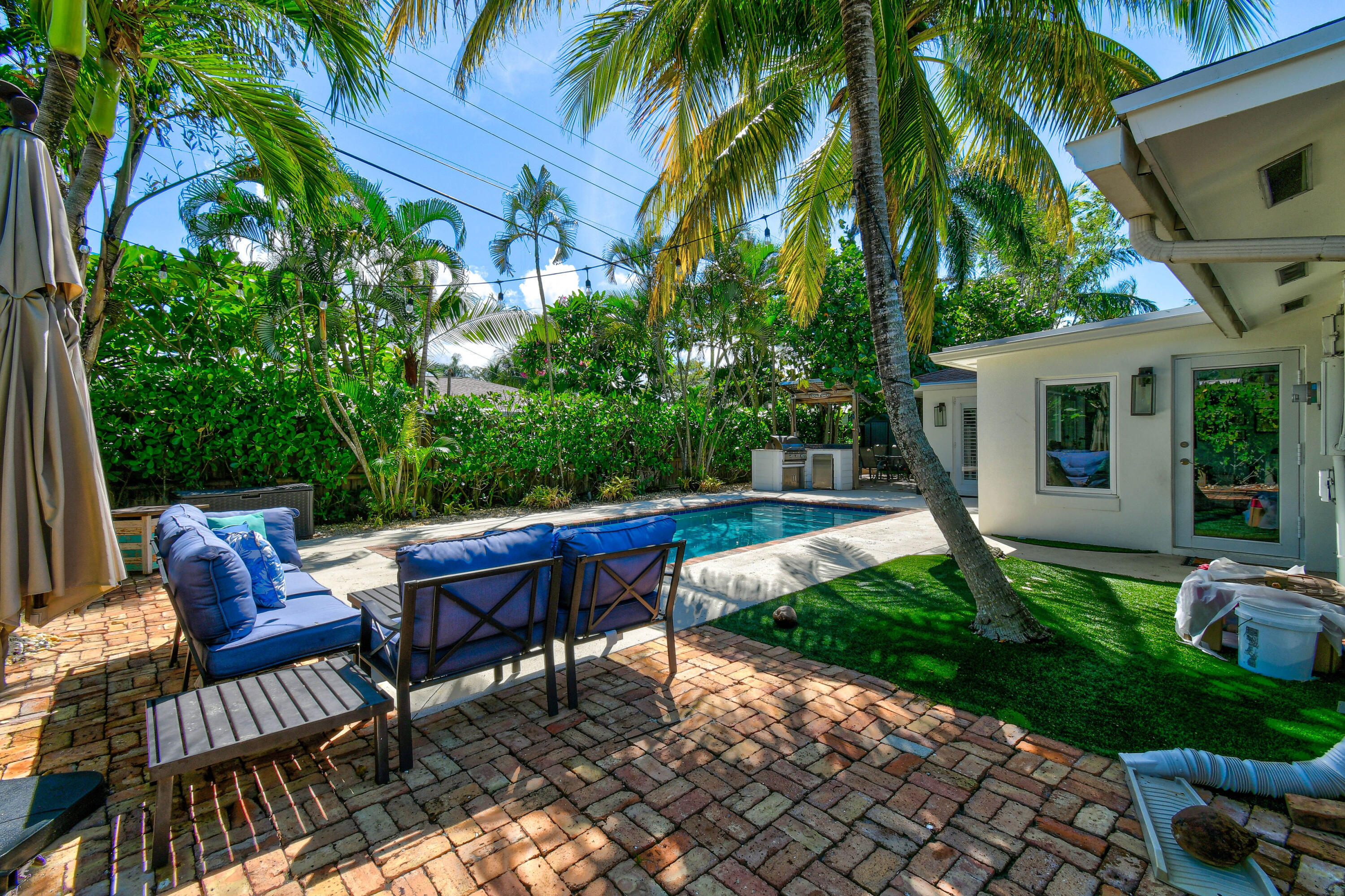 106 Windsor Road East Jupiter, FL 33469 - Photo 32 of 44 Backyard