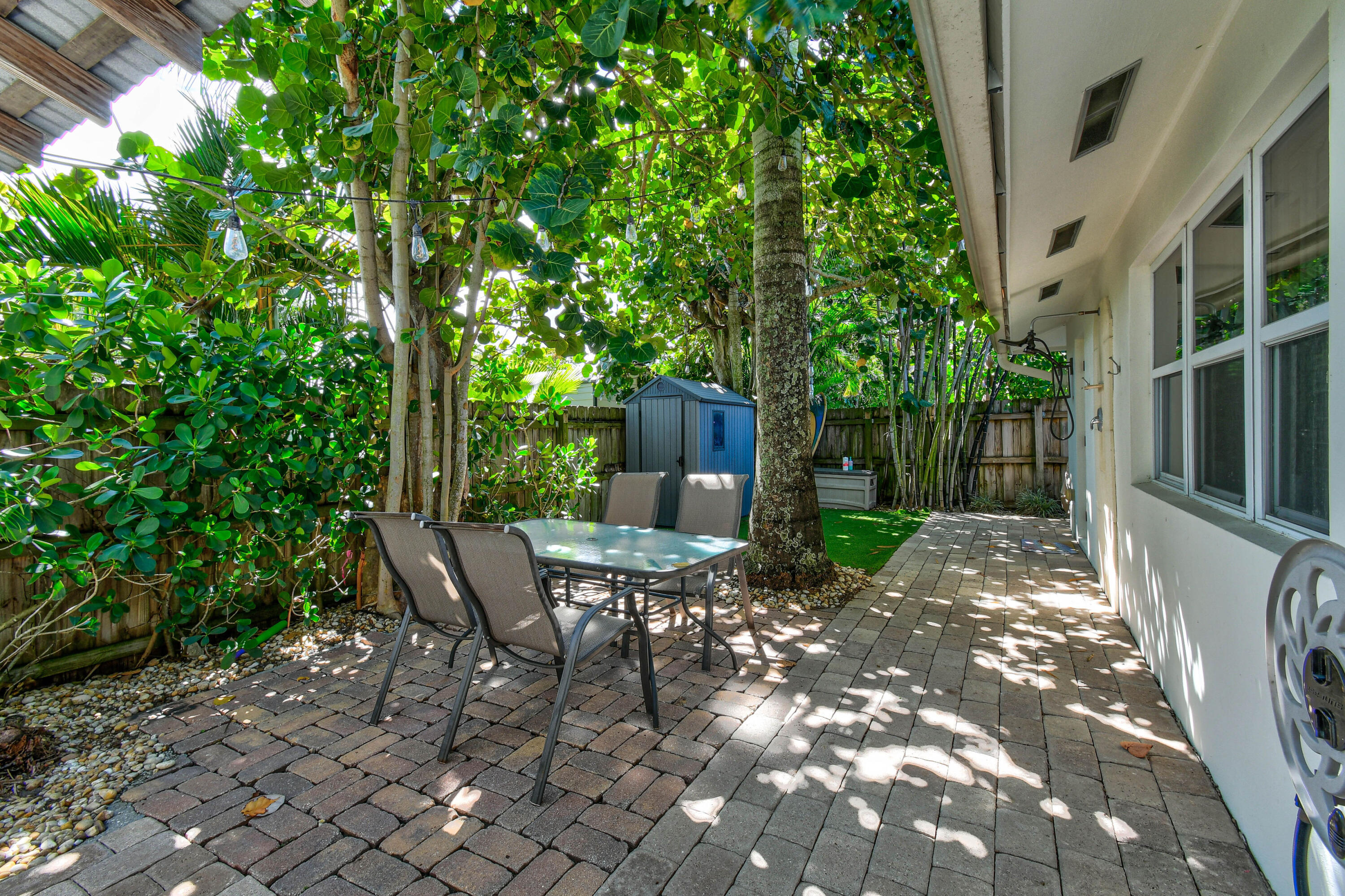 106 Windsor Road East Jupiter, FL 33469 - Photo 35 of 44 Backyard