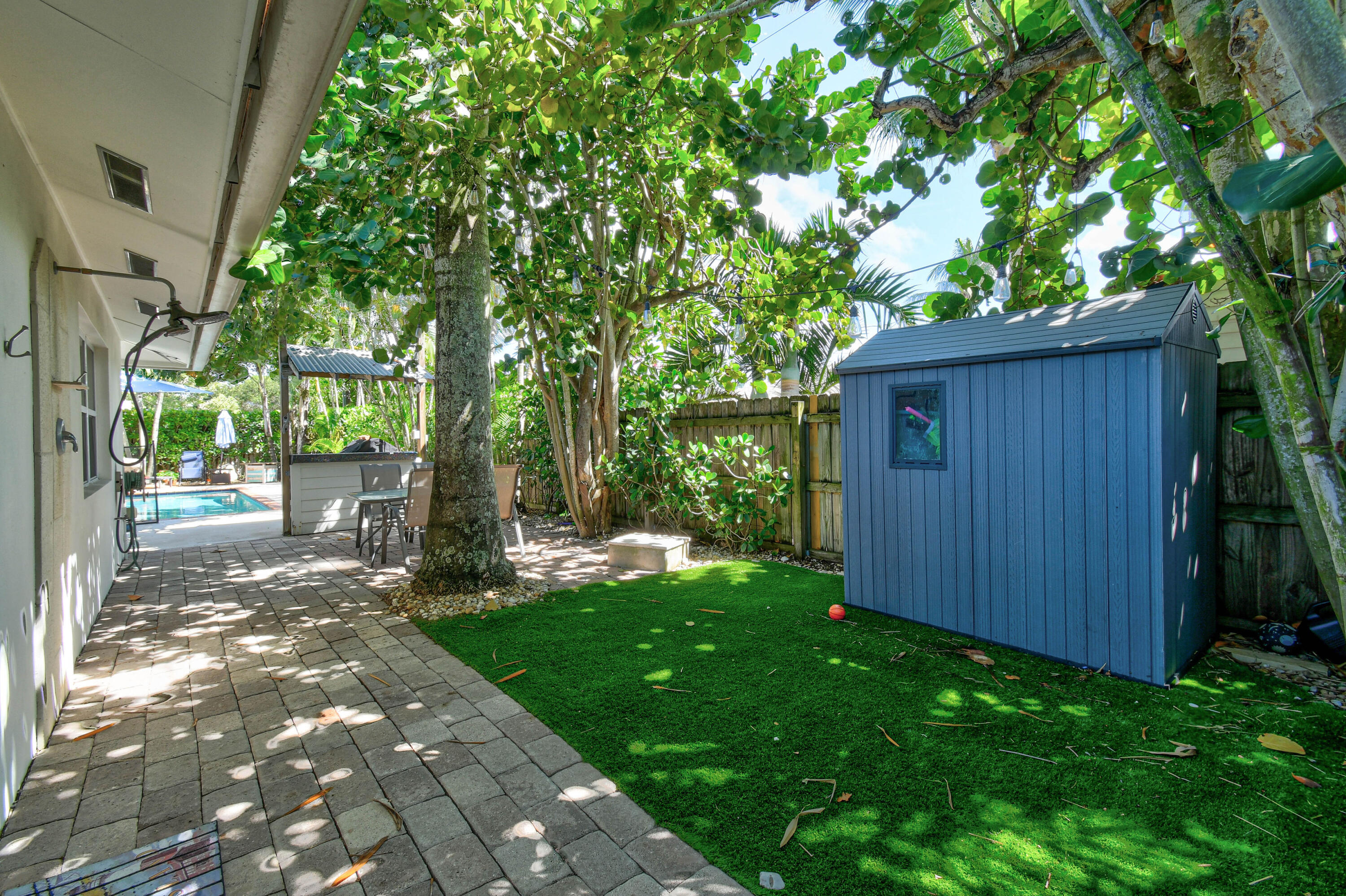 106 Windsor Road East Jupiter, FL 33469 - Photo 38 of 44 Backyard