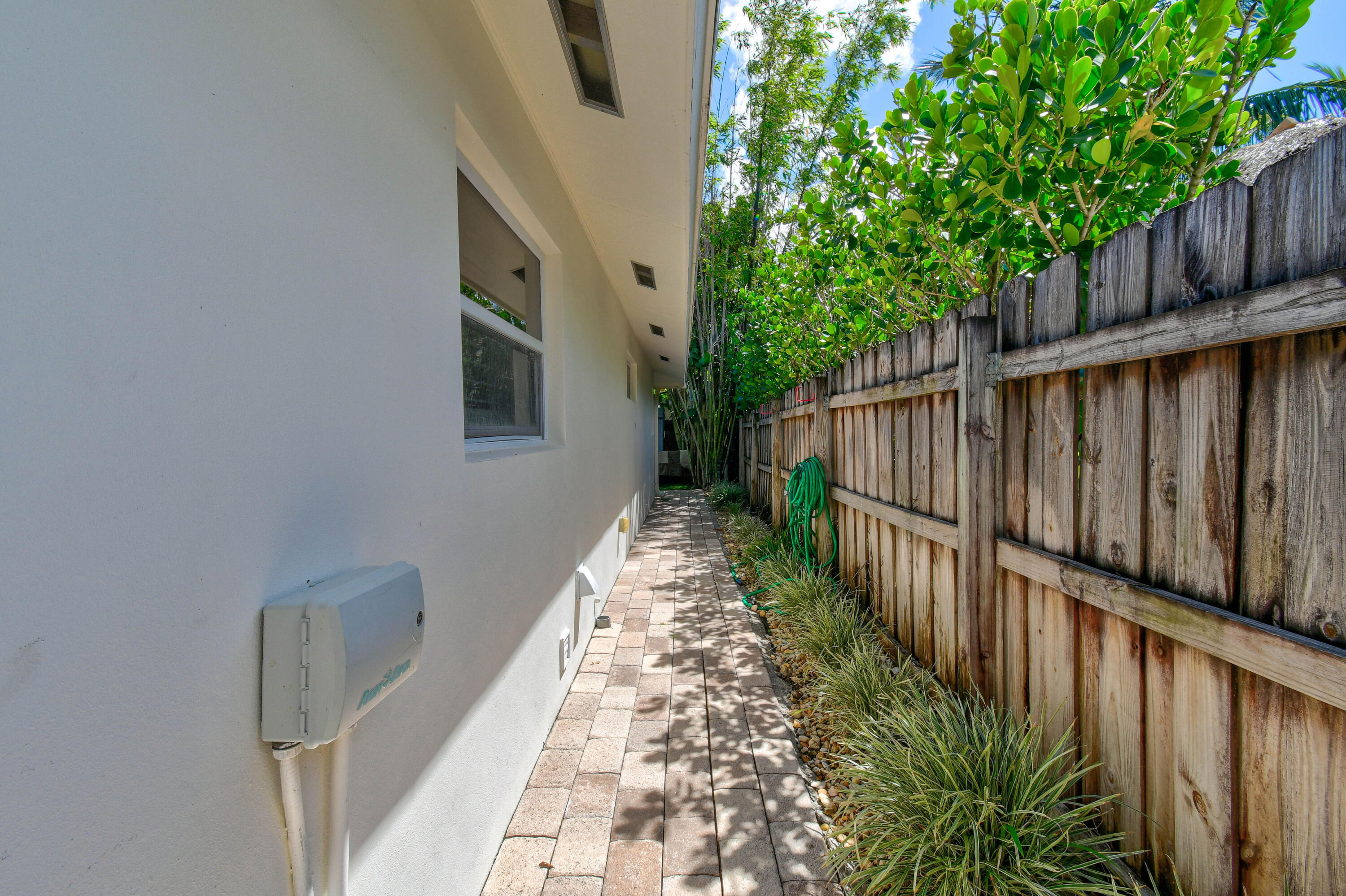 106 Windsor Road East Jupiter, FL 33469 - Photo 40 of 44 Backyard