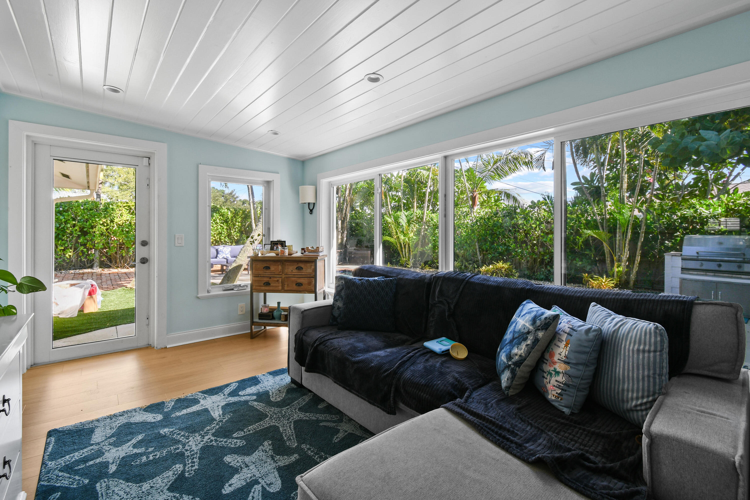 106 Windsor Road East Jupiter, FL 33469 - Photo 4 of 44 Florida Room