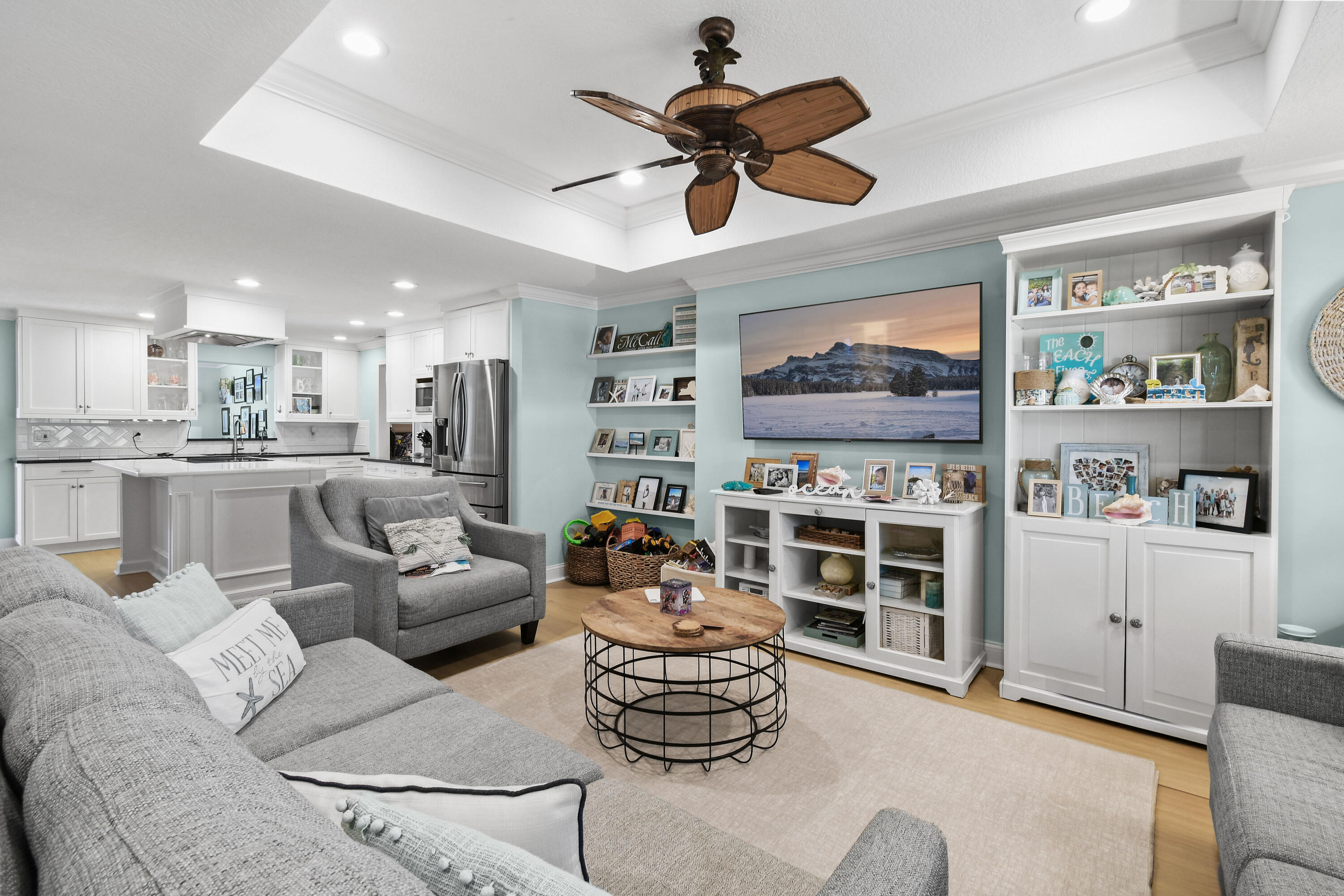 106 Windsor Road East Jupiter, FL 33469 - Photo 5 of 44 Main Living Room