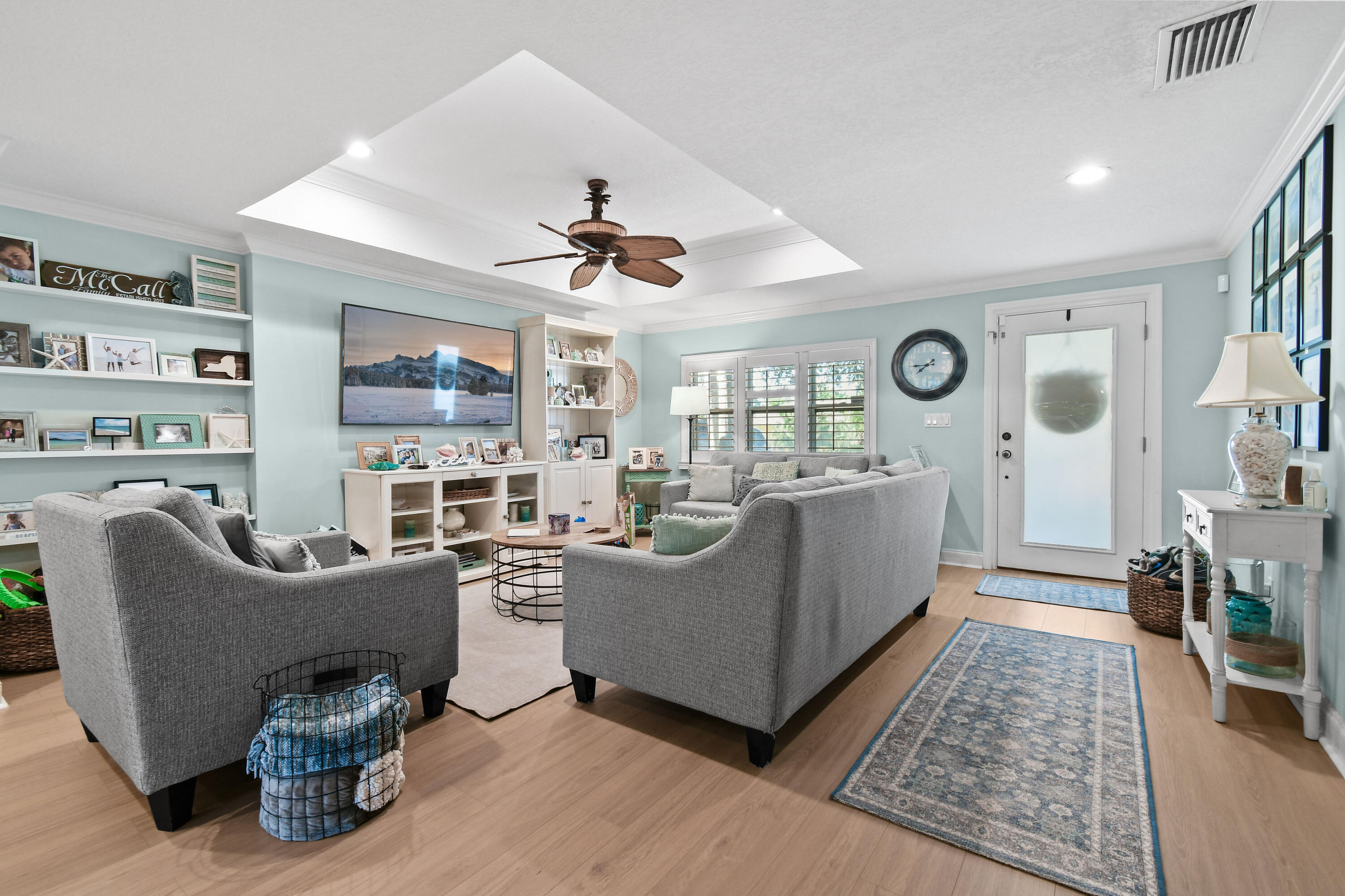 106 Windsor Road East Jupiter, FL 33469 - Photo 7 of 44 Main Living Room