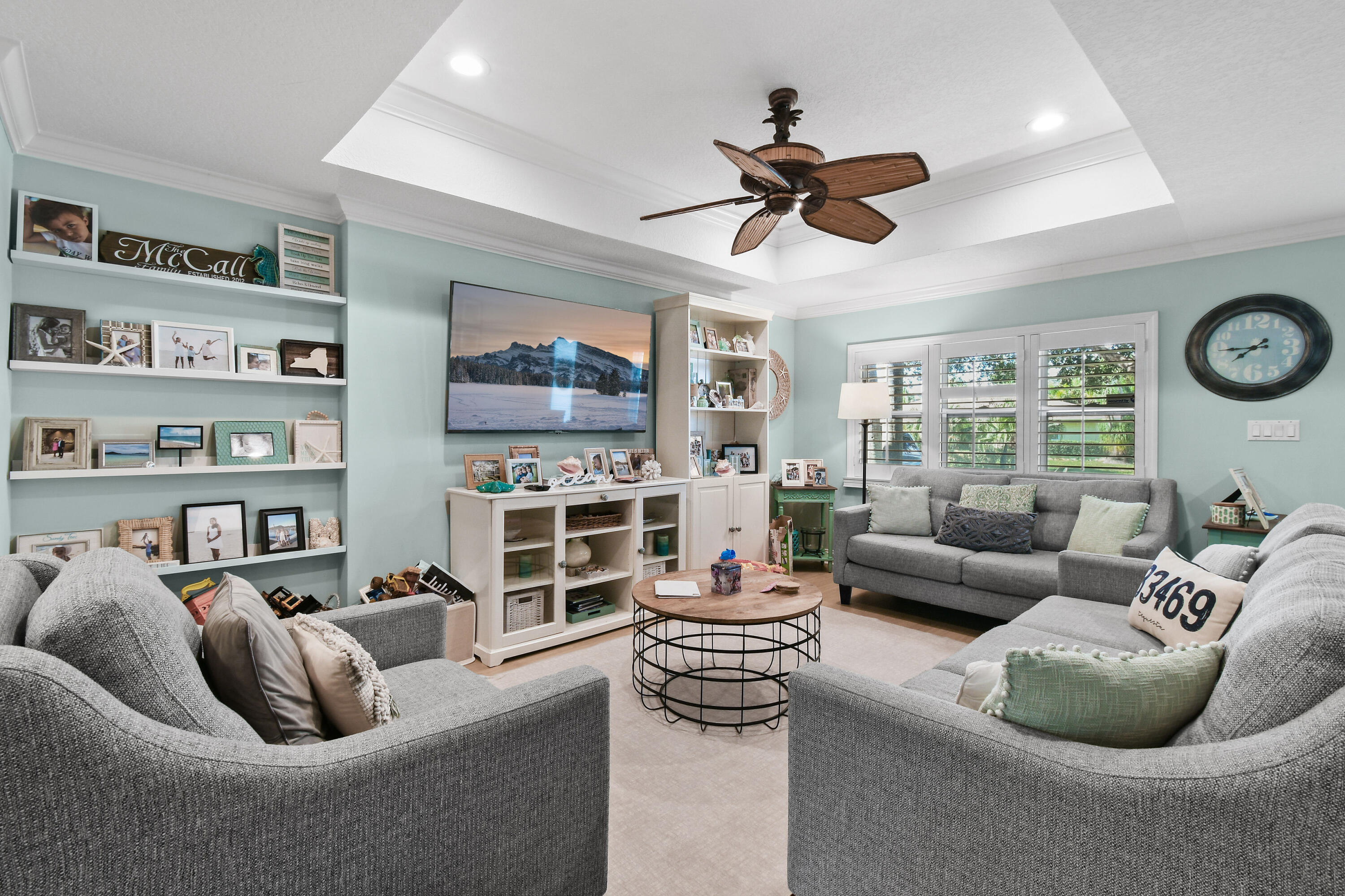 106 Windsor Road East Jupiter, FL 33469 - Photo 8 of 44 Main Living Room