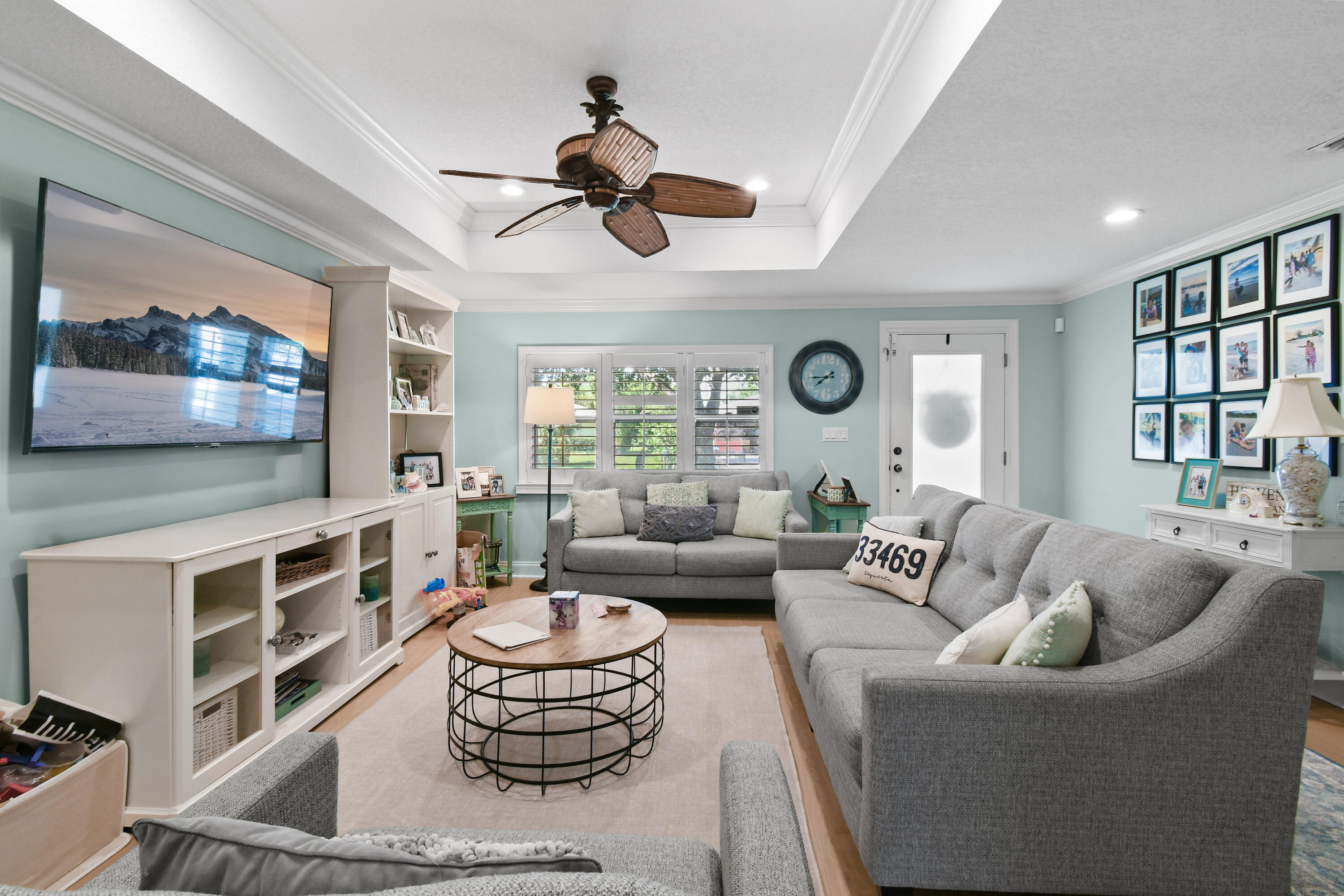 106 Windsor Road East Jupiter, FL 33469 - Photo 9 of 44 Main Living Room