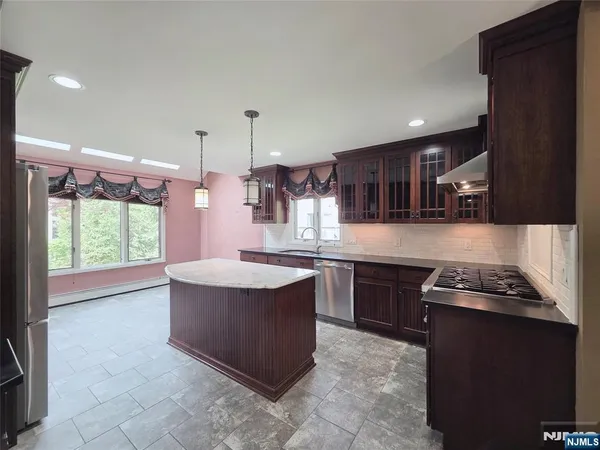 $7,000 | 716 Holly Court, Unit 716, Norwood, NJ 07648