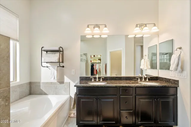 $949,900 | 1142 East Bajor Street, Gilbert, AZ 85298