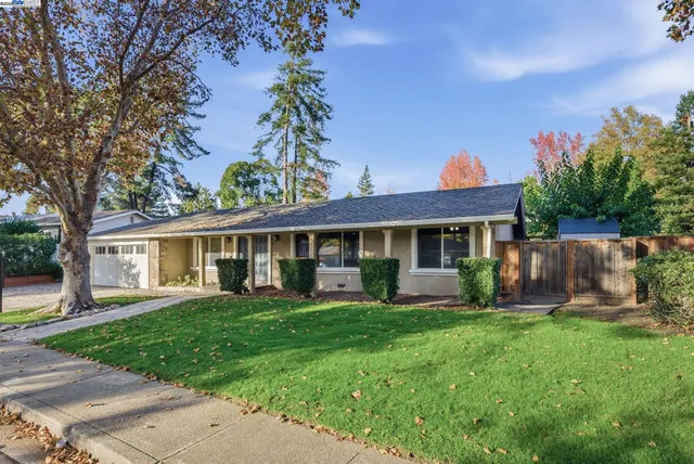 $1,988,000 | 572 Old Farm Road, Danville, CA 94526