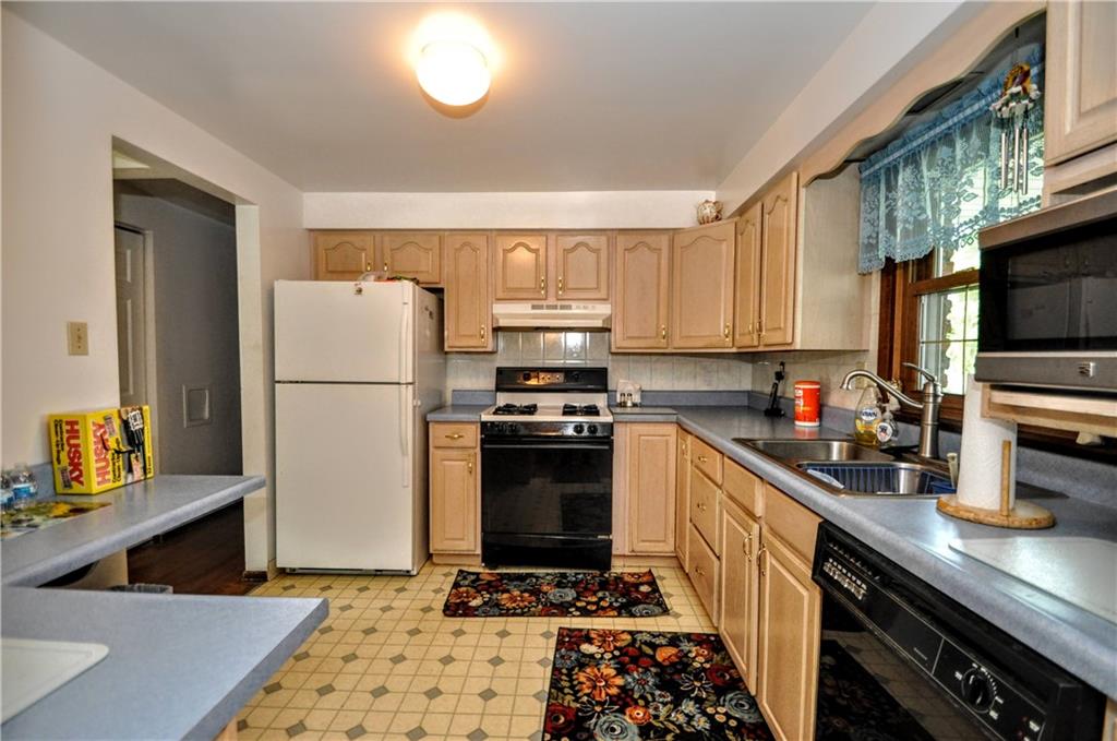 328 Lincoln Hall Road Elizabeth, PA 15037 - Photo 6 of 25 Gallery Image 6