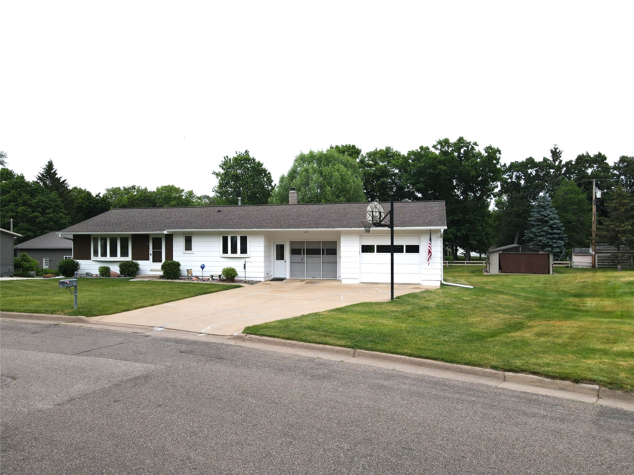 922 Auth Street Durand, WI 54736 - Photo 2 of 40