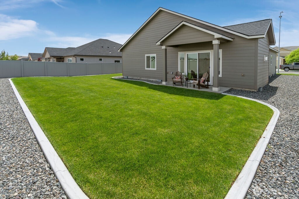 231 Shrute Road Prosser, WA 99350 - Photo 28 of 36 a view of a house with a yard