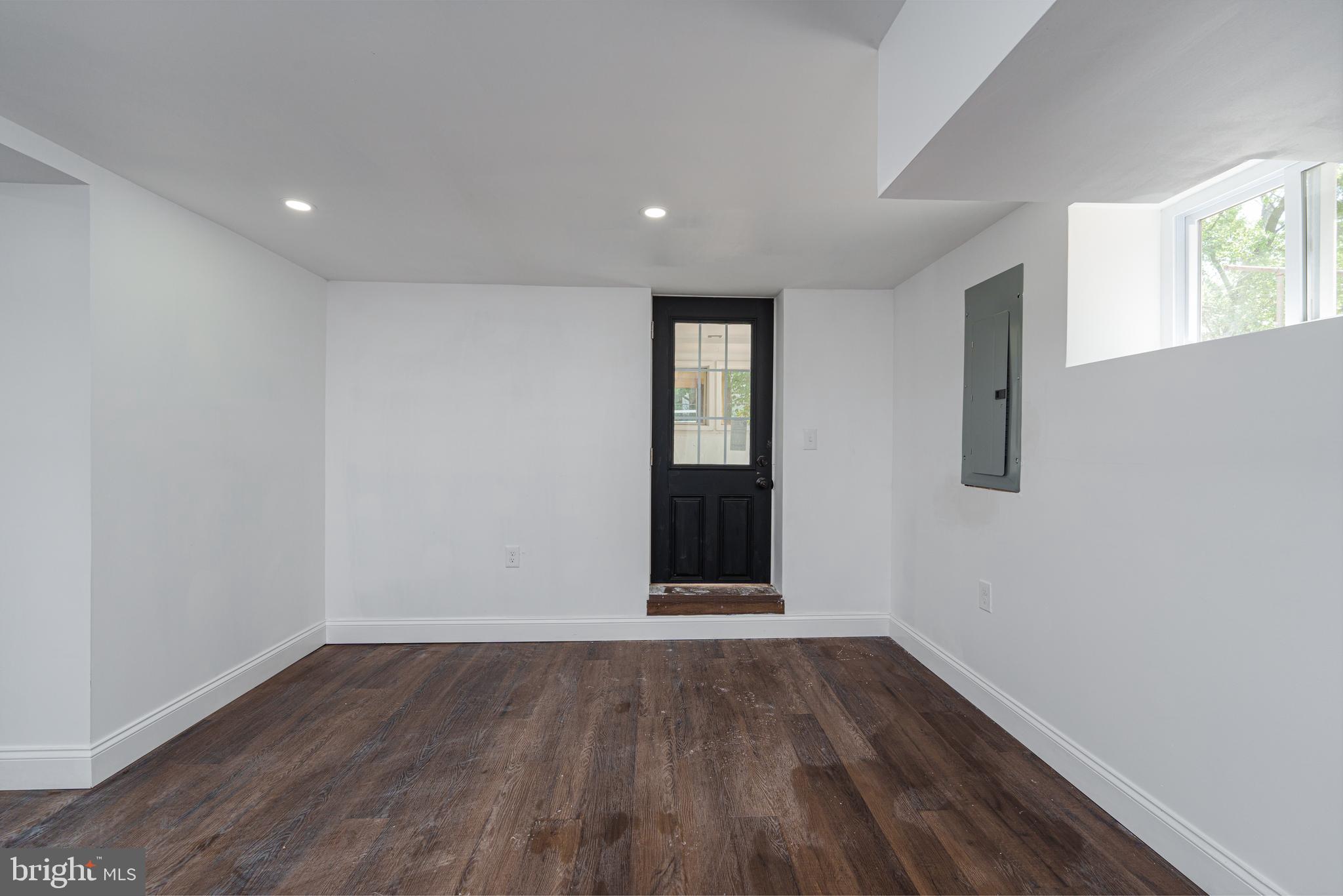 5409 Hamlet Avenue Baltimore, MD 21214 - Photo 29 of 47