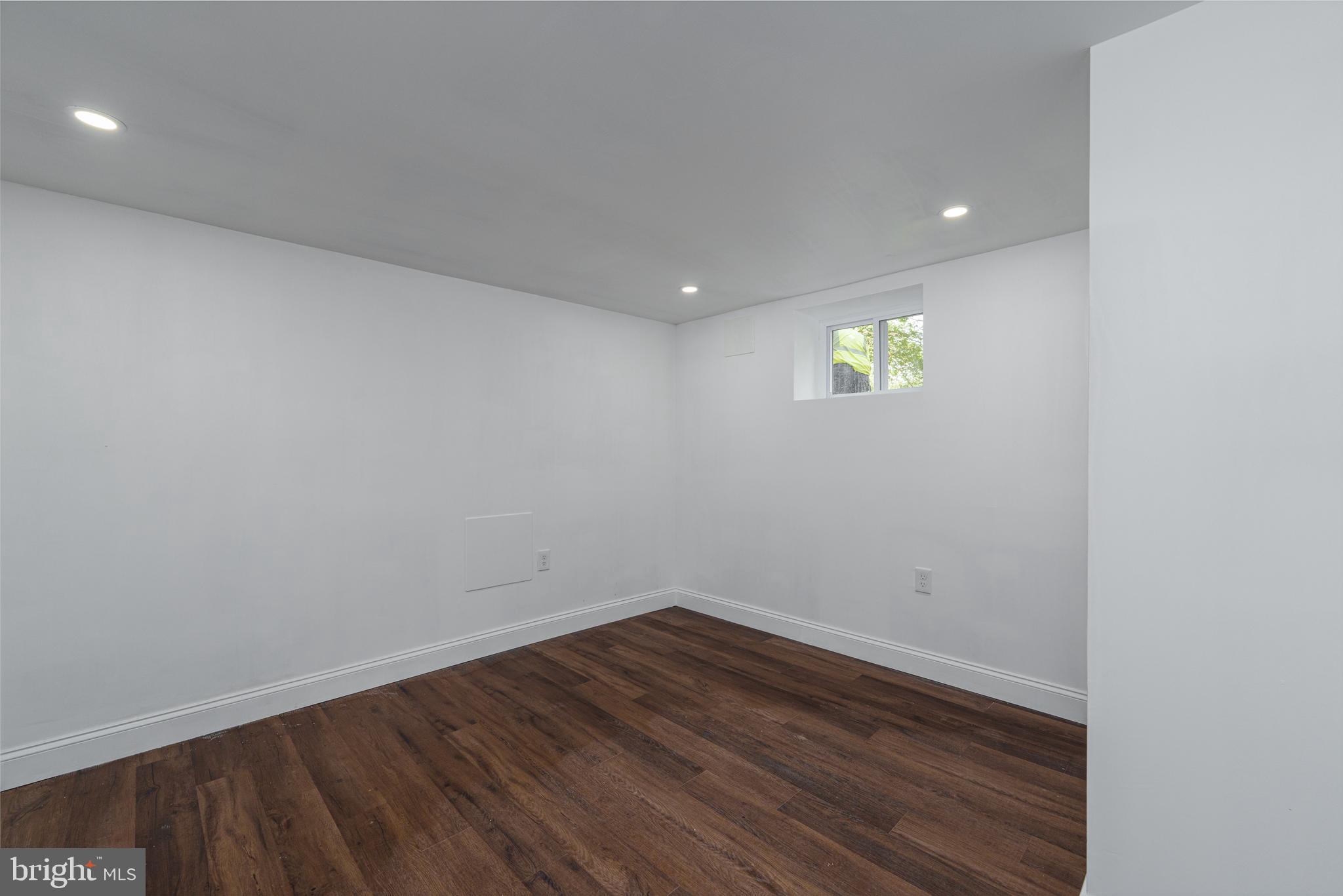 5409 Hamlet Avenue Baltimore, MD 21214 - Photo 31 of 47