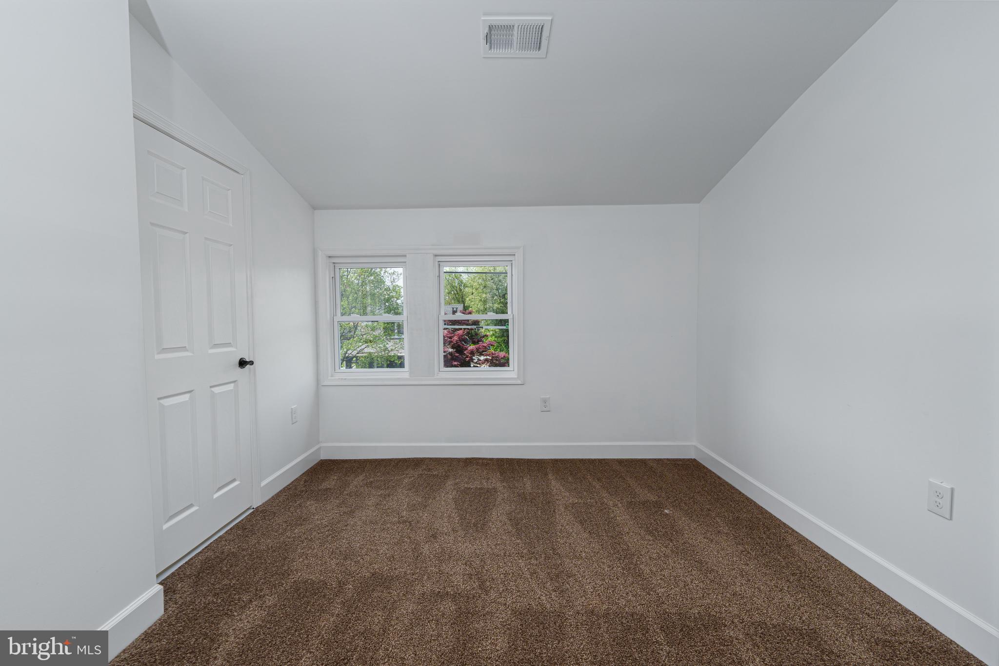 5409 Hamlet Avenue Baltimore, MD 21214 - Photo 38 of 47