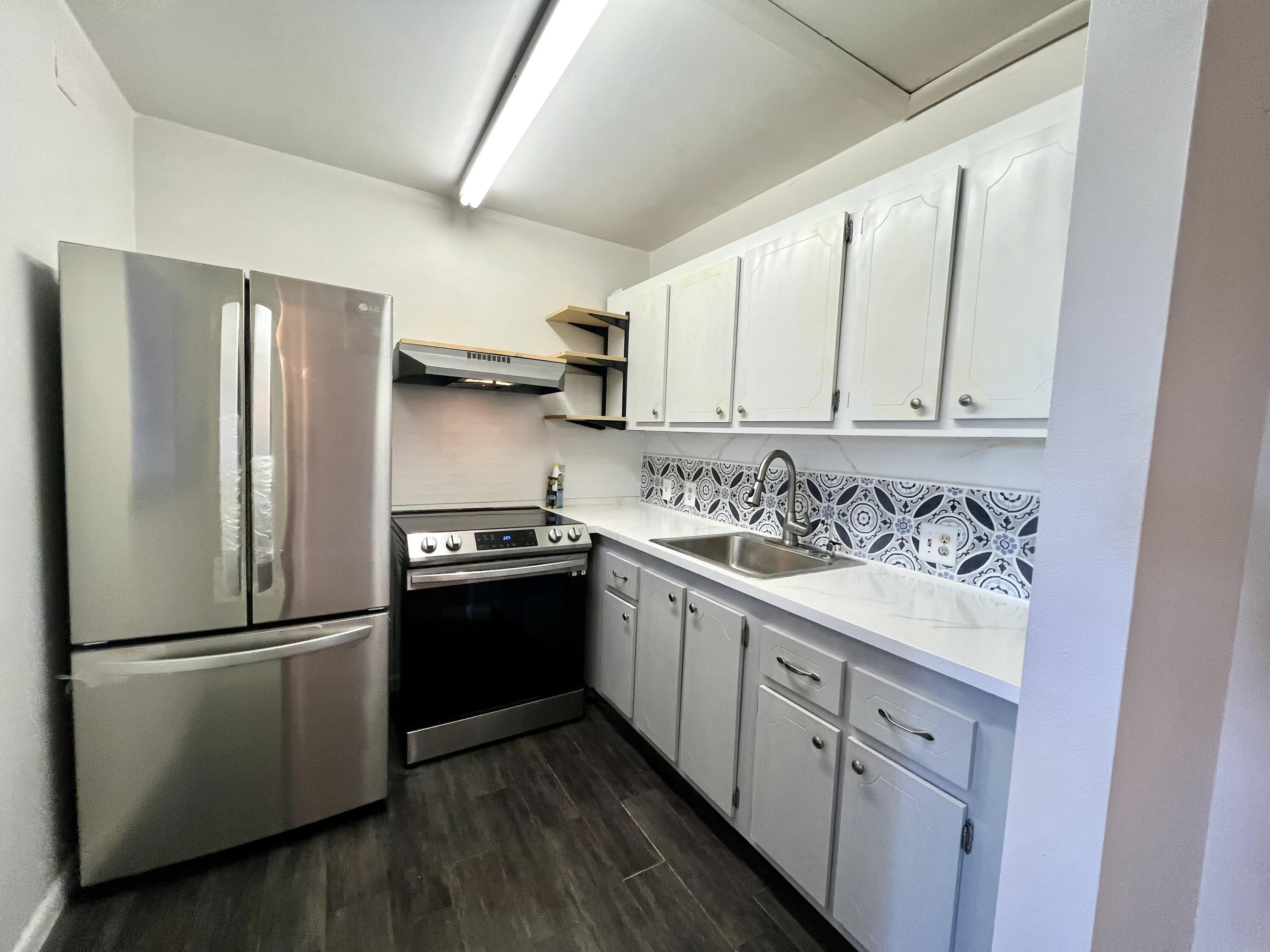 209 Suffolk F Boca Raton, FL 33434 - Photo 15 of 25 Kitchen