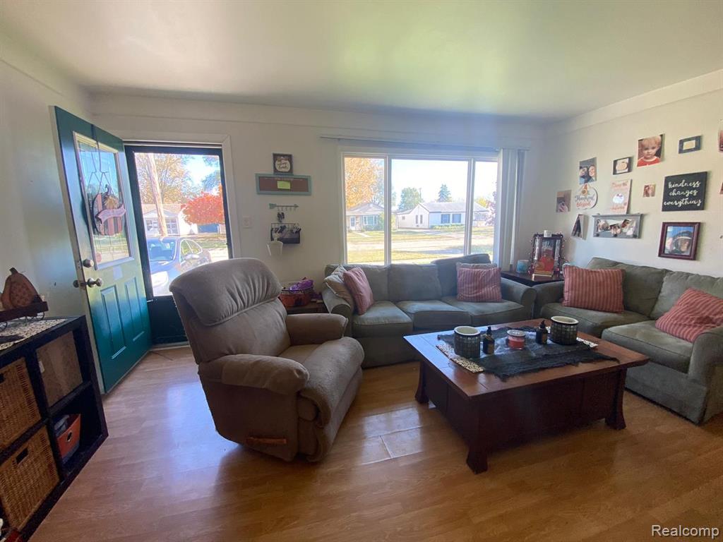 25155 Rosenbusch Boulevard Warren, MI 48089 - Photo 8 of 18 Gallery Image 8
