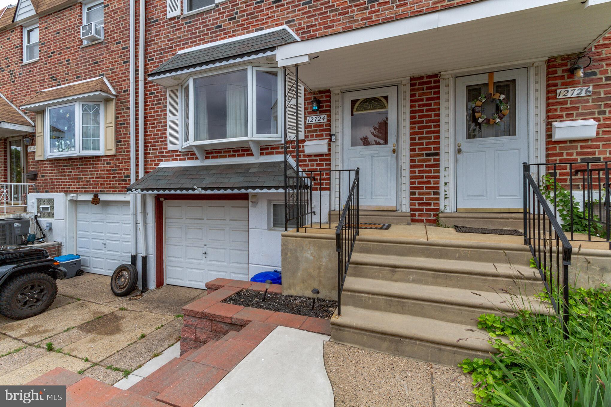 12724 Hollins Road Philadelphia, PA 19154 - Photo 3 of 35