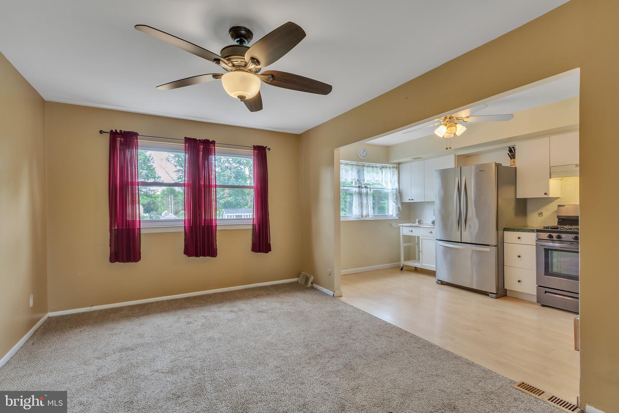 12724 Hollins Road Philadelphia, PA 19154 - Photo 8 of 35
