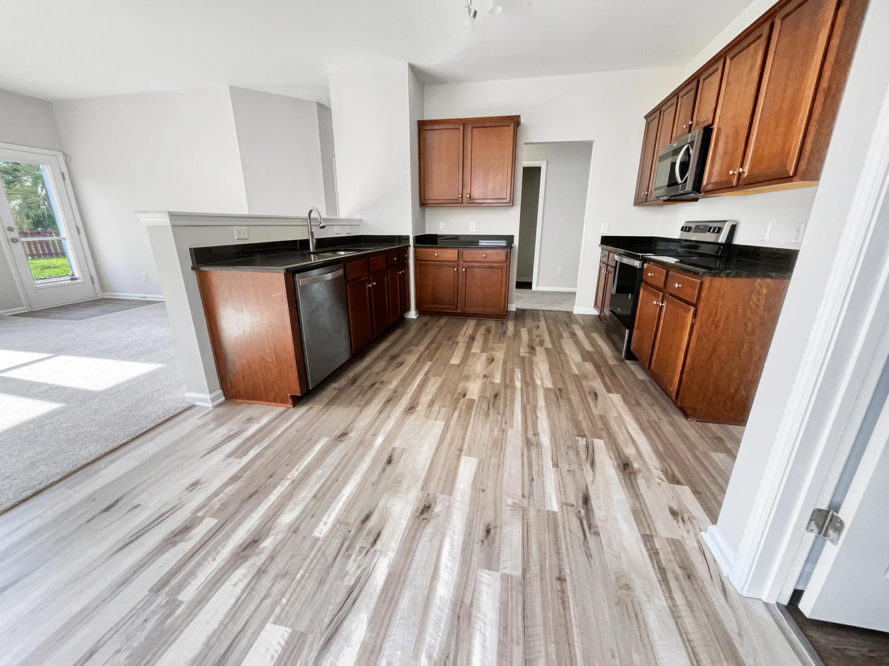 215 Decatur Drive Summerville, SC 29486 - Photo 6 of 24 listing_3