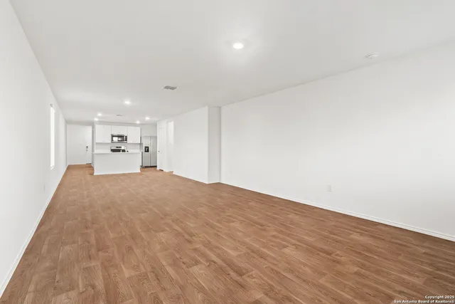 $2,050 | 5041 Pitch Mark, San Antonio, TX 78261